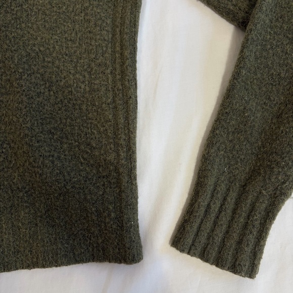 J Crew Olive Green Merino Wool Blend Women's Turtle Neck Sweater Size Large - Picture 6 of 10